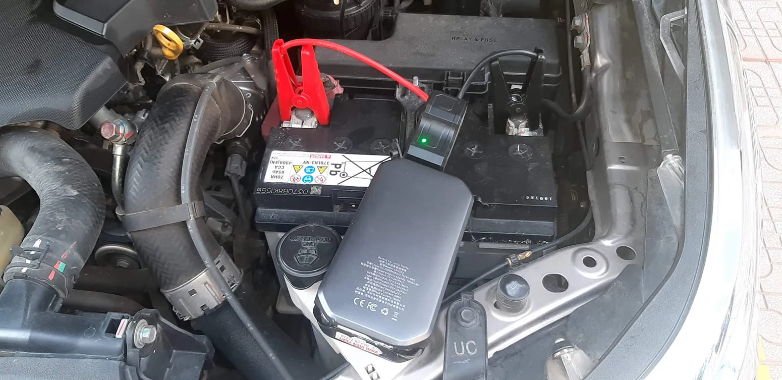 Kích đề ắc quy xe toyota Fortuner