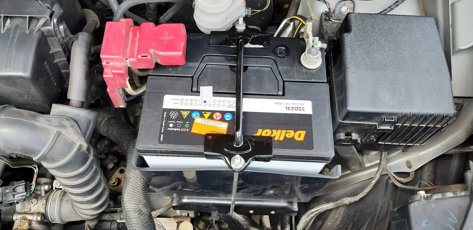 Lắp đặt bình ắc quy Delkor 55D23L (12v-60ah) cho xe Mitsubishi Attrage