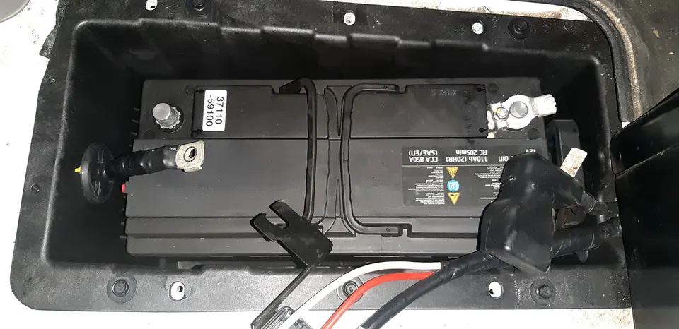Bình ắc quy của xe Hyundai Solati