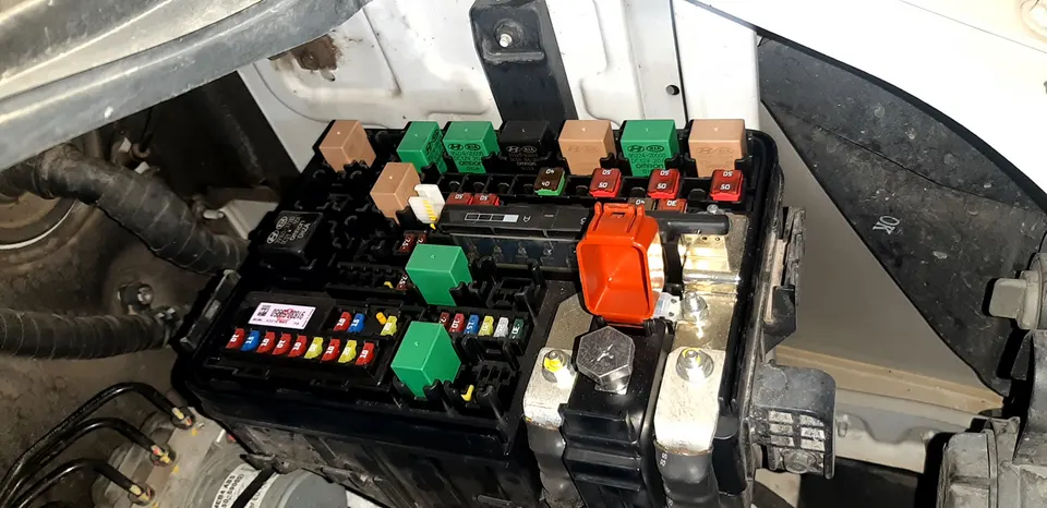 Thay Bình Ắc Quy Xe Hyundai Solati Tại Cần Thơ: Thông Số, Bảng Giá & Lắp Tận Nơi 24/7