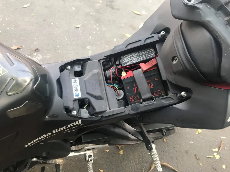 Thay Bình Ắc Quy Xe Honda CBR1000RR Tại Cần Thơ: Thông Số, Tư Vấn & Lắp Tận Nơi 24/7