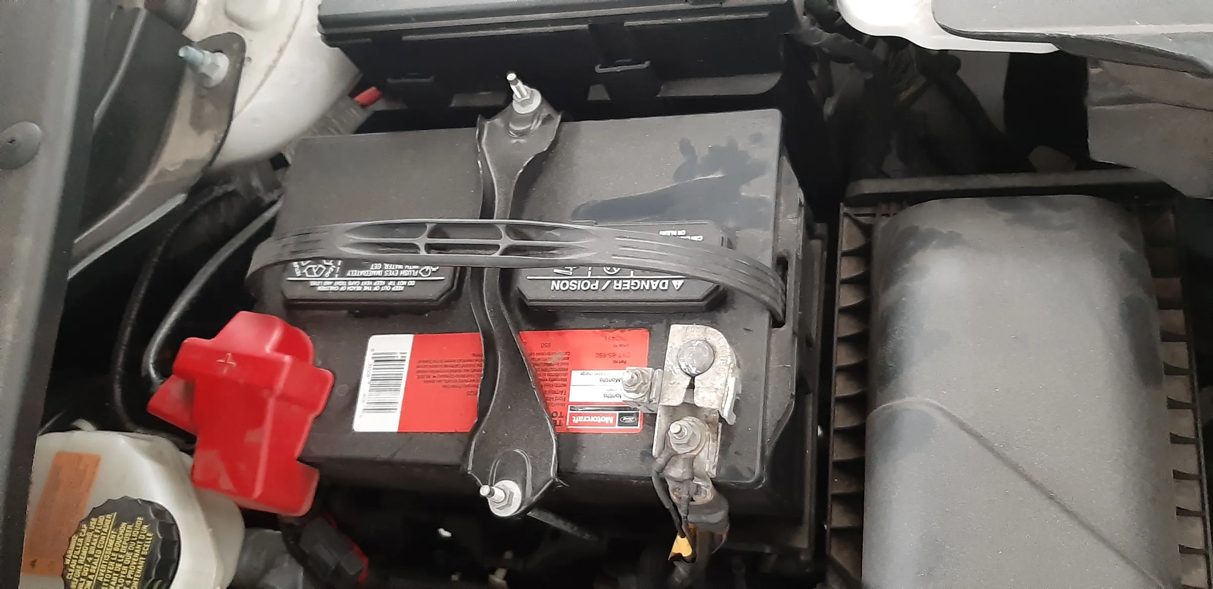 Thay Bình Ắc Quy Xe Ford Explorer Tại Cần Thơ: Thông Số, Bảng Giá & Lắp Tận Nơi 24/7
