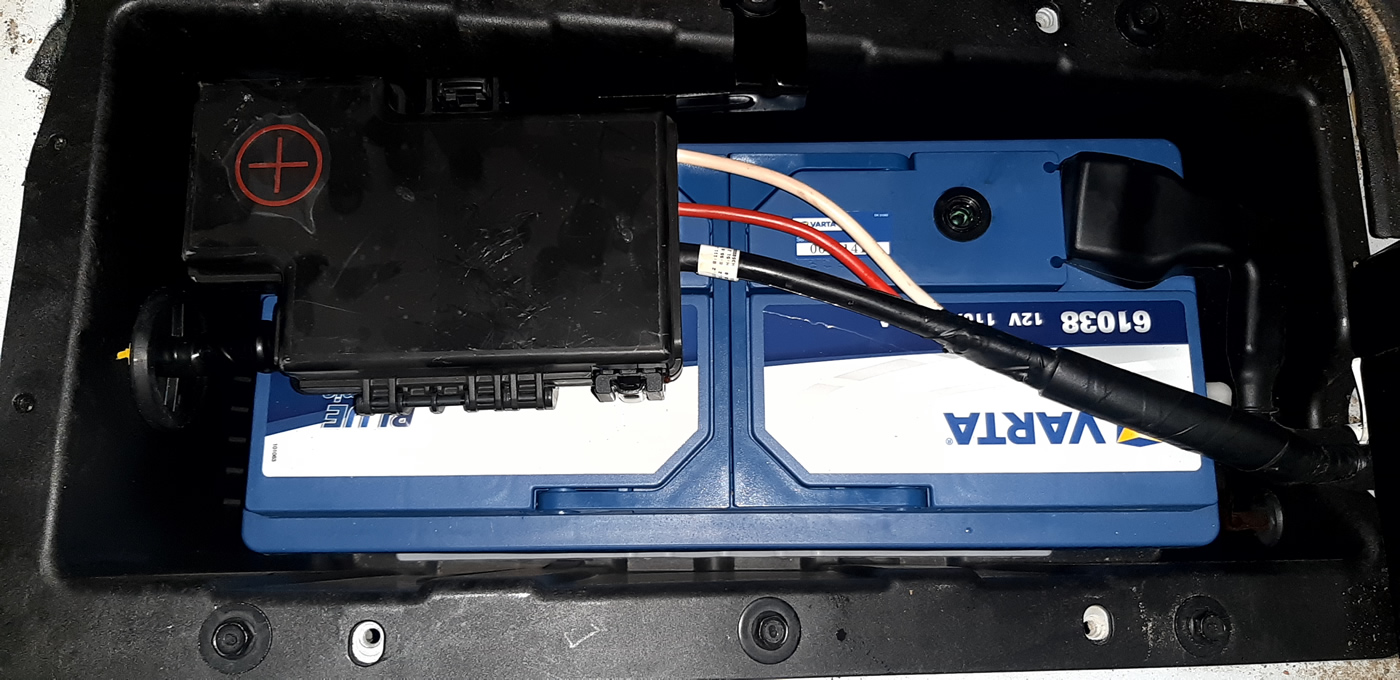 Thay thế bình ắc quy Varta Blue Dynamic 61038 12V 110Ah cho xe Hyundai Solati tại Cần Thơ - Ắc Quy Cát Lâm