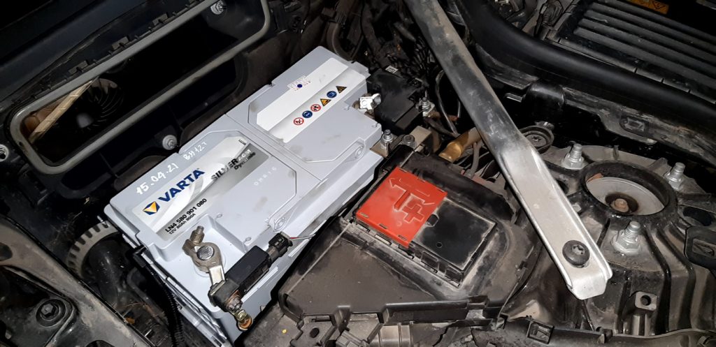 Gắn bình ắc quy Varta Din 80 cho xe Mercedes E300 tại Cần Thơ - Ắc Quy Cát Lâm