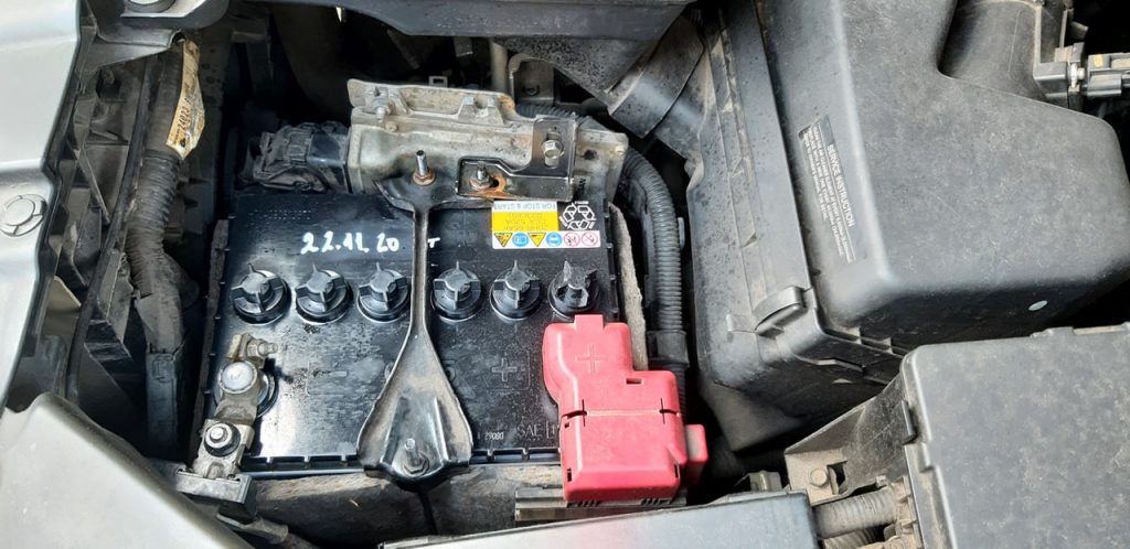 Thay bình ắc quy xe Nissan Infiniti QX60 tại Cần Thơ - Ắc Quy Cát Lâm