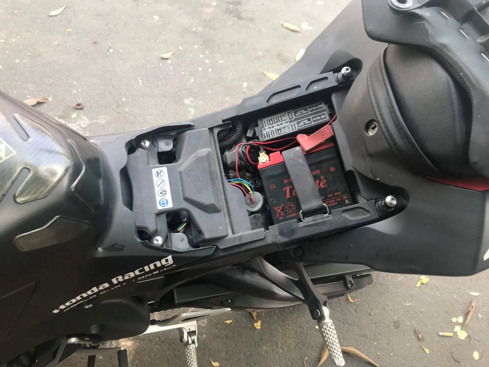 Thay Bình Ắc Quy Xe Honda CBR1000RR Tại Cần Thơ: Thông Số, Bảng Giá & Lắp Tận Nơi 24/7