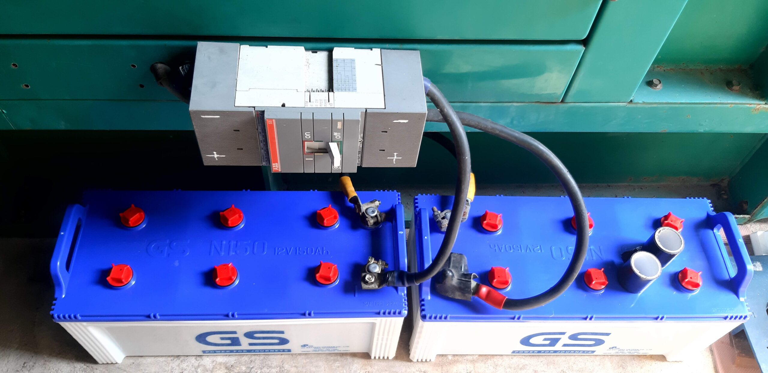 Lắp đặt bình GS N150 cho máy phát điện