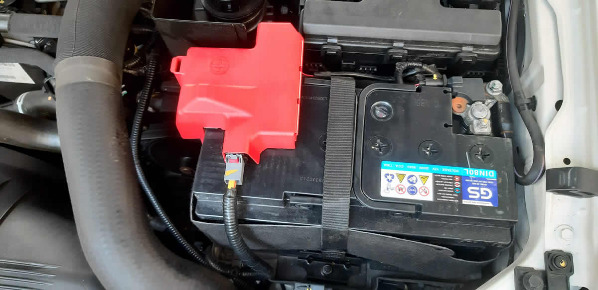 Kiểm tra ắc quy xe Ford